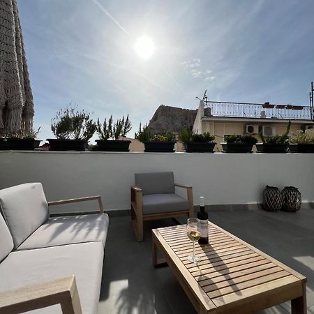 אתונה Step One | Luxury Suites Right In The Heart Of Acropolis Next To Metro Station מראה חיצוני תמונה