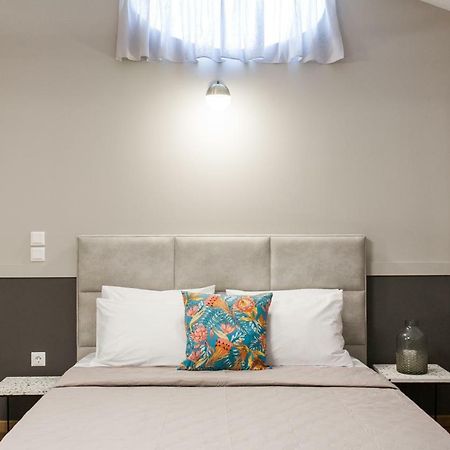 אתונה Step One | Luxury Suites Right In The Heart Of Acropolis Next To Metro Station מראה חיצוני תמונה