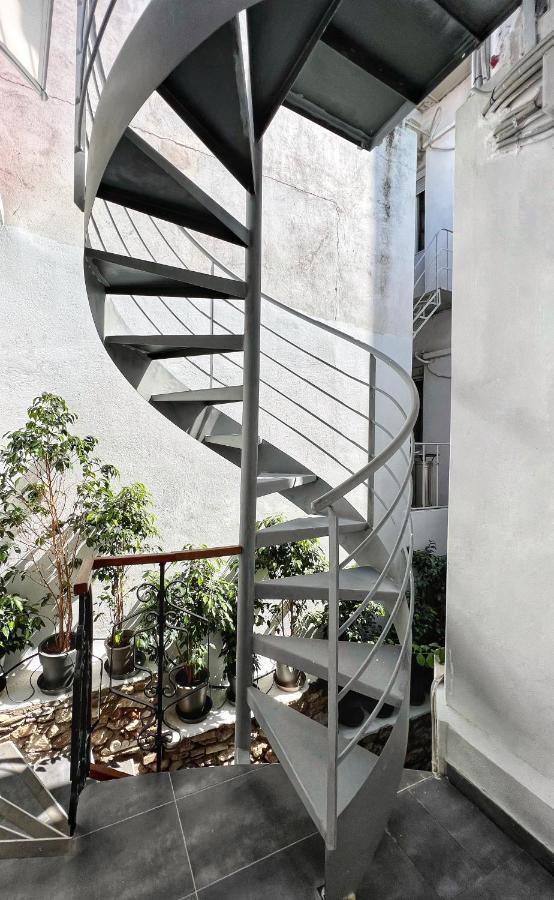 אתונה Step One | Luxury Suites Right In The Heart Of Acropolis Next To Metro Station מראה חיצוני תמונה