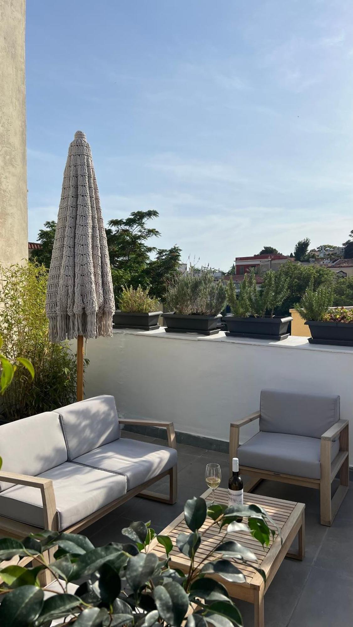 אתונה Step One | Luxury Suites Right In The Heart Of Acropolis Next To Metro Station מראה חיצוני תמונה