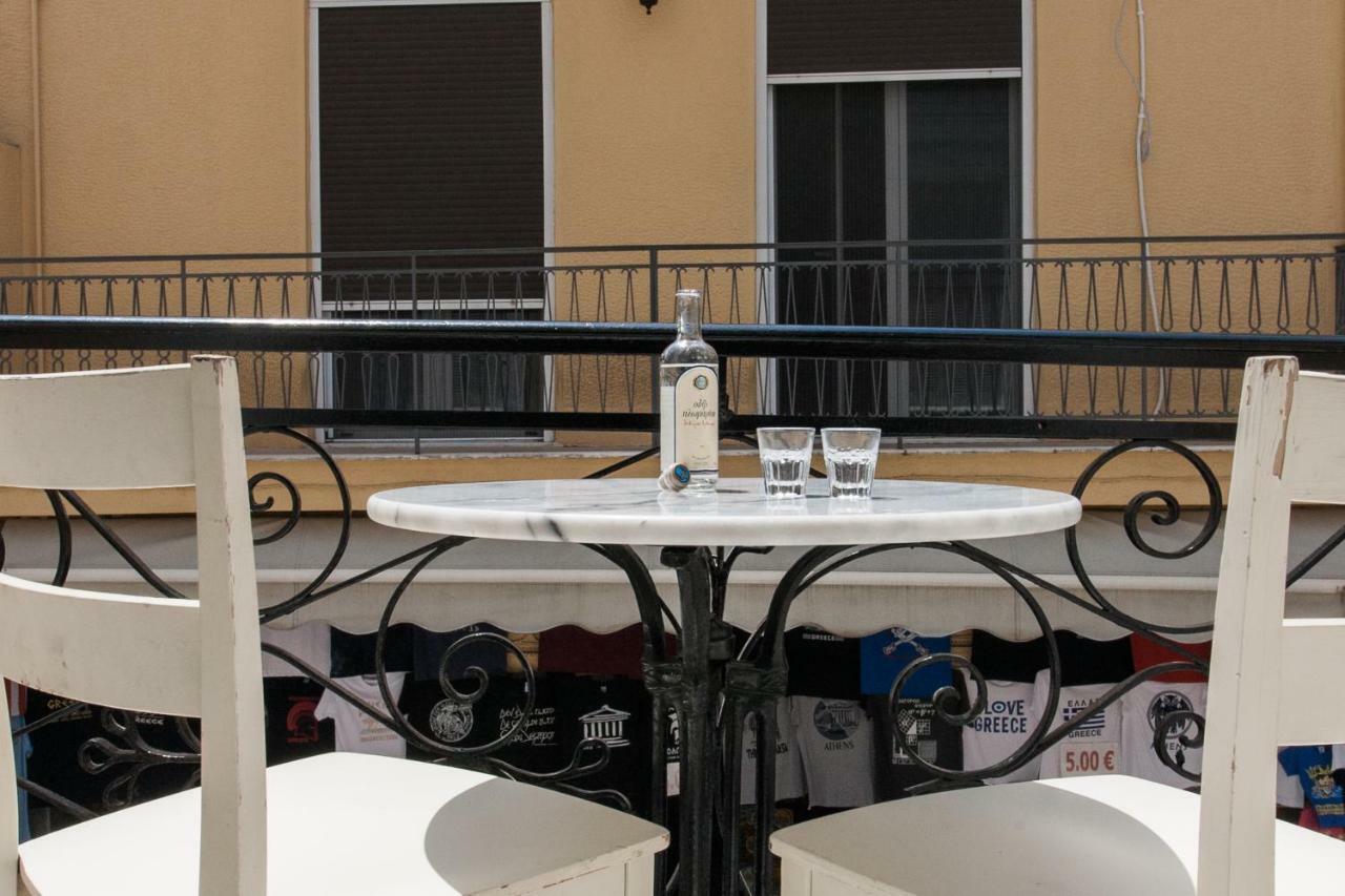 אתונה Step One | Luxury Suites Right In The Heart Of Acropolis Next To Metro Station מראה חיצוני תמונה