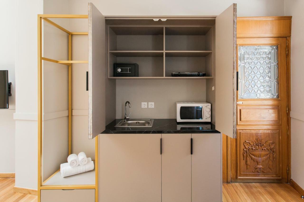 אתונה Step One | Luxury Suites Right In The Heart Of Acropolis Next To Metro Station מראה חיצוני תמונה