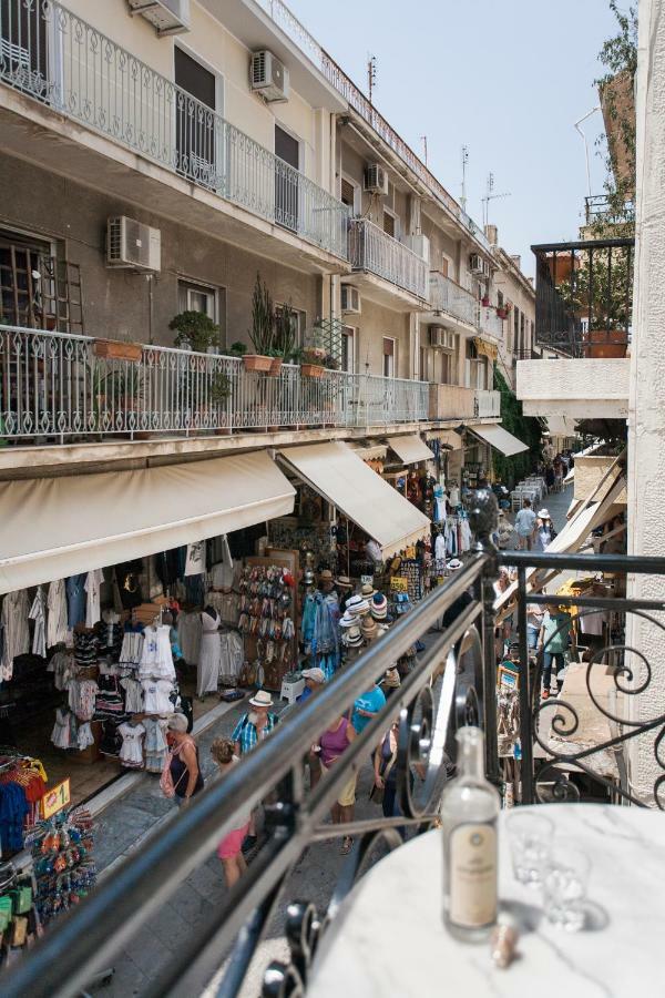 אתונה Step One | Luxury Suites Right In The Heart Of Acropolis Next To Metro Station מראה חיצוני תמונה