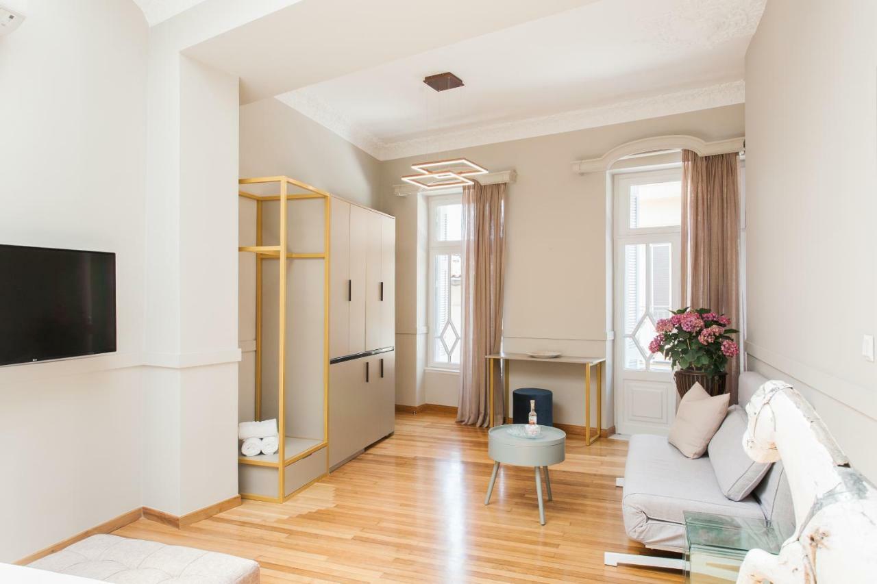 אתונה Step One | Luxury Suites Right In The Heart Of Acropolis Next To Metro Station מראה חיצוני תמונה
