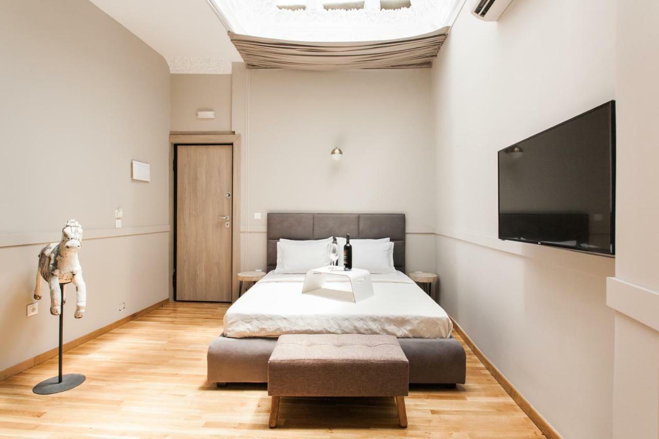 אתונה Step One | Luxury Suites Right In The Heart Of Acropolis Next To Metro Station מראה חיצוני תמונה