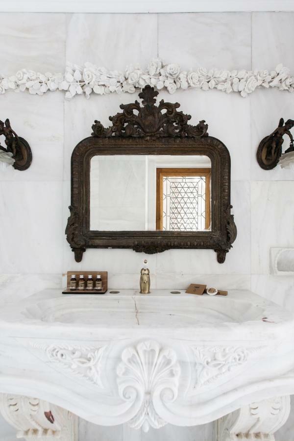 אתונה Step One | Luxury Suites Right In The Heart Of Acropolis Next To Metro Station מראה חיצוני תמונה