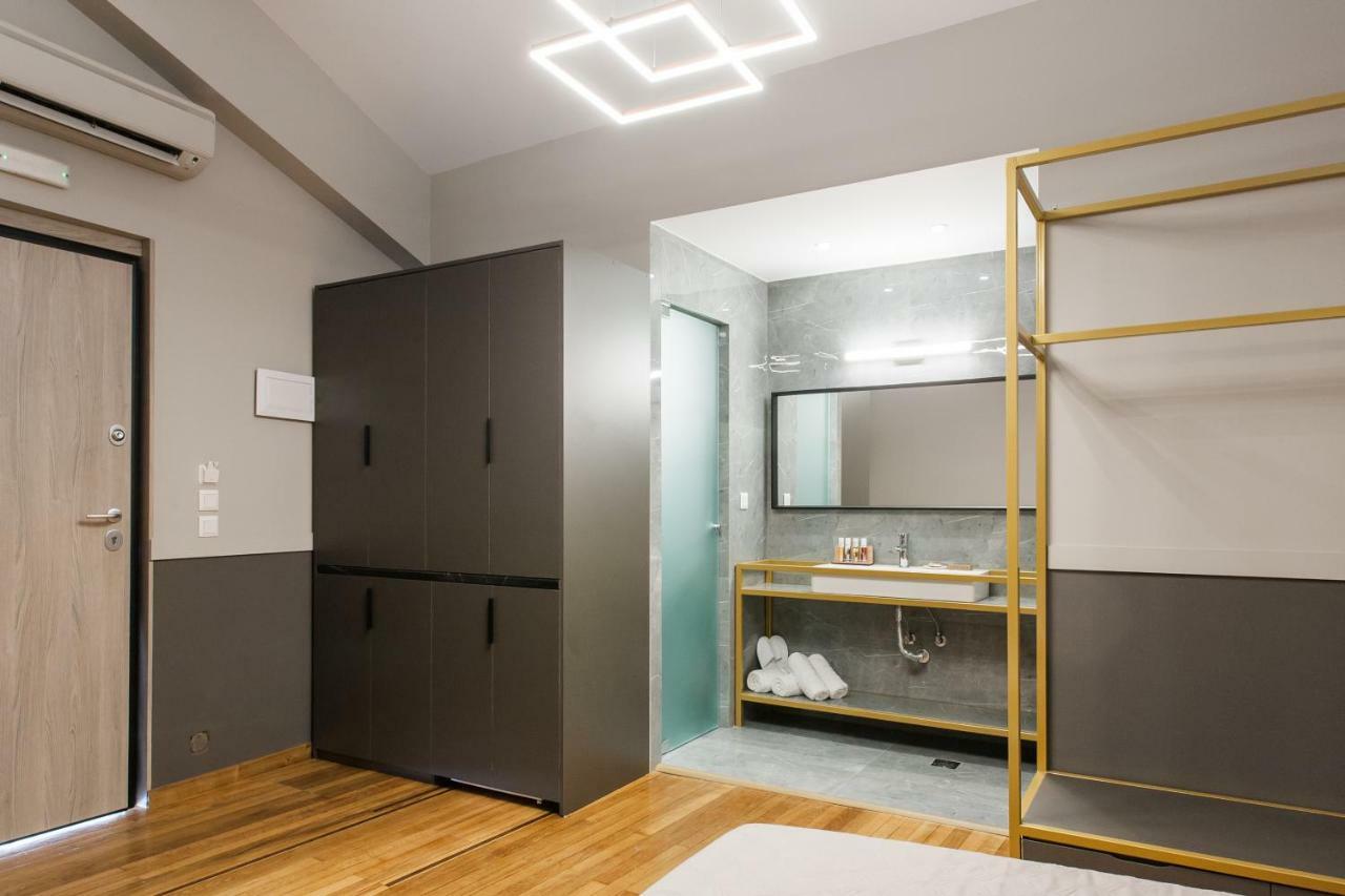אתונה Step One | Luxury Suites Right In The Heart Of Acropolis Next To Metro Station מראה חיצוני תמונה